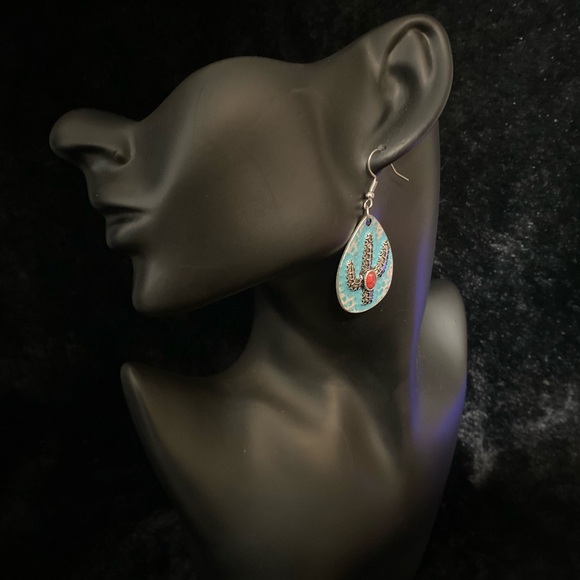 Southwest Style Red Turquoise Hammered Cactus Earrings - Picture 3 of 3